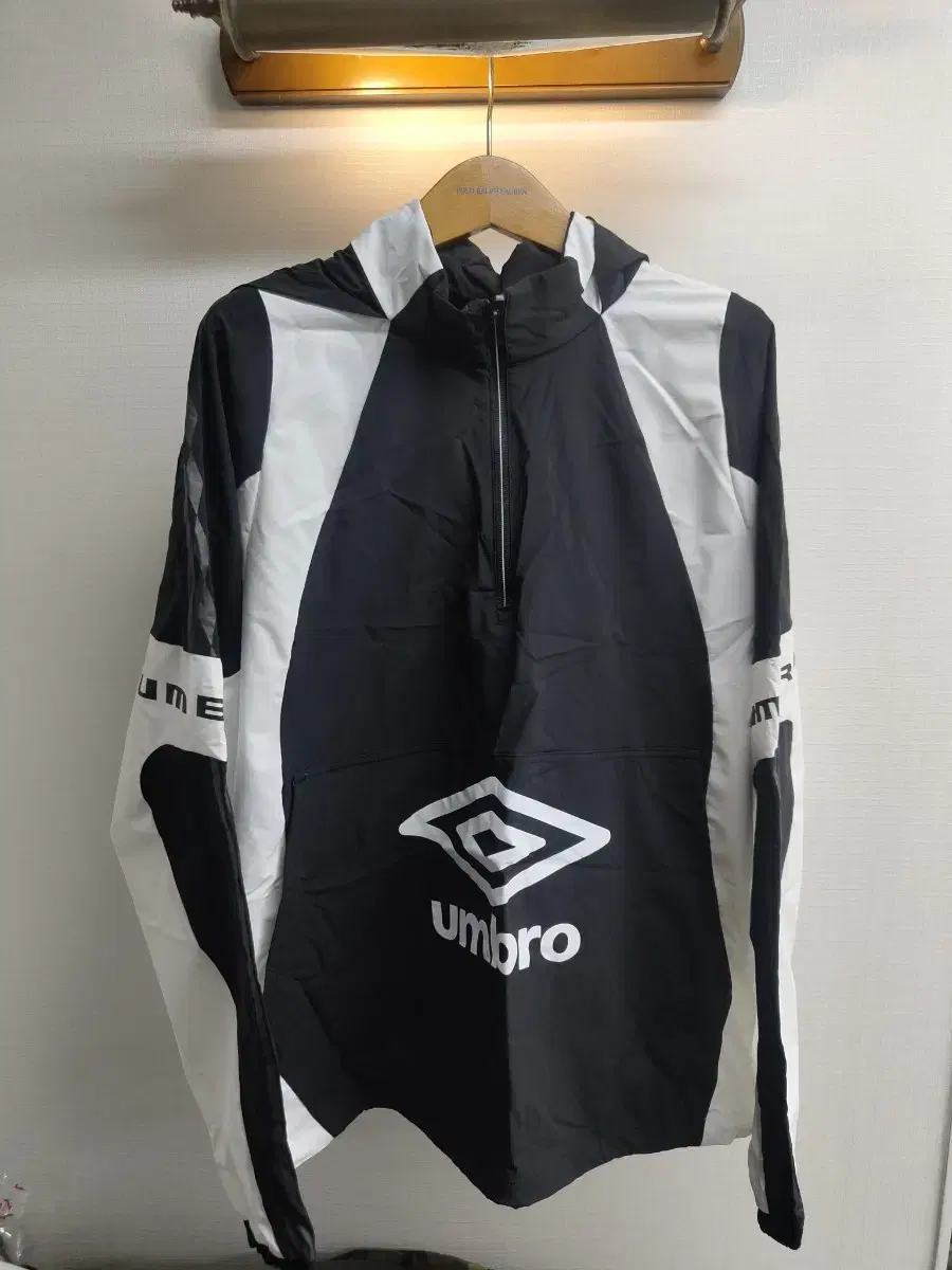 110) UMBRO 엄브로 아노락 바람막이 팝니다